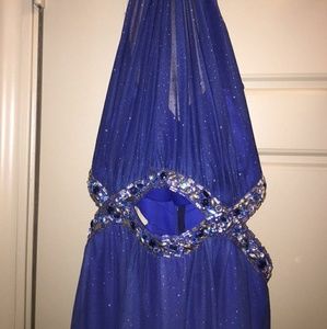 Long blue prom dress